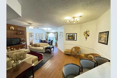 5560 Metrowest Boulevard #201, Orlando, FL 32811 - Photo 4