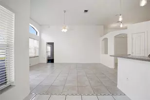 16502 Lake Heather Dr, Tampa, FL 33618 - Photo 8