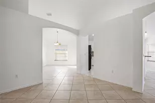 16502 Lake Heather Dr, Tampa, FL 33618 - Photo 32