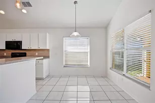 16502 Lake Heather Dr, Tampa, FL 33618 - Photo 10