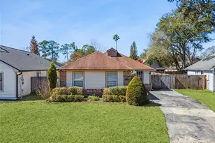 150 Edgewater Cir, Sanford, FL 32773 - Photo 1