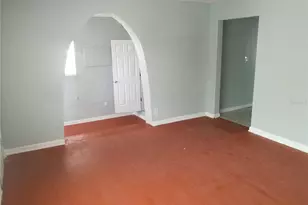 2534 19th St S, Saint Petersburg, FL 33712 - Photo 2