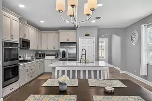 1673 Suttonset Trl, Zephyrhills, FL 33541 - Photo 18