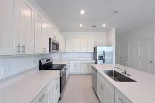 388 Sol Vis Dr, Dundee, FL 33838 - Photo 4