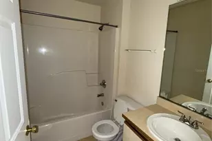 1020 Derbyshire Dr, Kissimmee, FL 34758 - Photo 14