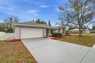 3502 49th Ave E, Bradenton, FL 34203 - Photo 2