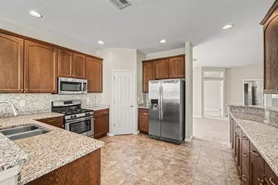 27014 Camerons Run, Leesburg, FL 34748 - Photo 2