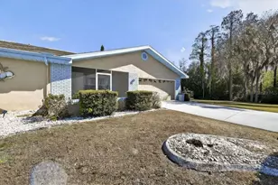 2121 Meadowlark Ln, Sun City Center, FL 33573 - Photo 2