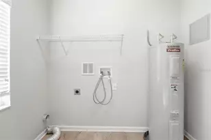 8905 Silk Bay Pl, Orlando, FL 32827 - Photo 38