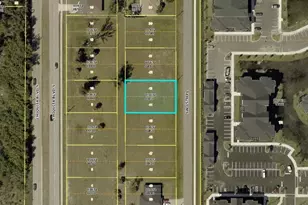 410 SW 15th Pl, Cape Coral, FL 33991 - Photo 4