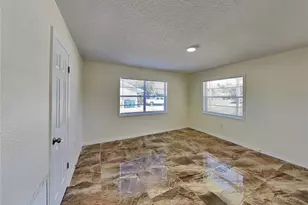 465 Oak Dr, Tavares, FL 32778 - Photo 2