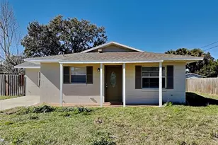 465 Oak Dr, Tavares, FL 32778 - Photo 1