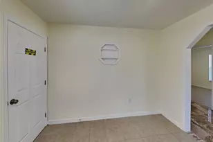 465 Oak Dr, Tavares, FL 32778 - Photo 6