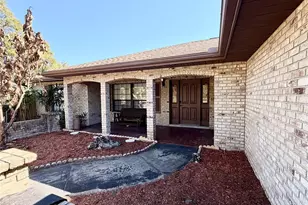 9910 Canterbury Dr, Leesburg, FL 34788 - Photo 1