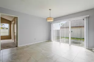 10827 Venice Cir, Tampa, FL 33635 - Photo 6