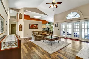 8021 Landgrove Ct, Orlando, FL 32819 - Photo 12