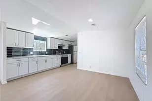 9421 Costine Meadows Dr, Lakeland, FL 33809 - Photo 4