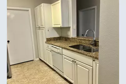 5542 Metrowest Boulevard #104, Orlando, FL 32811 - Photo 8