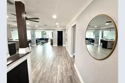 8280 32nd Avenue N, Saint Petersburg, FL 33710 - Photo 4