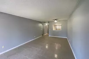 6346 Newtown Cir, Tampa, FL 33615 - Photo 4