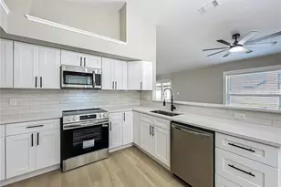 6911 Crescent Ridge Rd, Orlando, FL 32810 - Photo 12