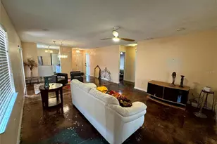 413 Calzada Ct, Lady Lake, FL 32159 - Photo 16