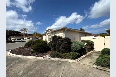 413 Calzada Court, Lady Lake, FL 32159 - Photo 4