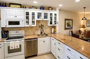 1351 Bayshore Dr, Fort Pierce, FL 34949 - Photo 8