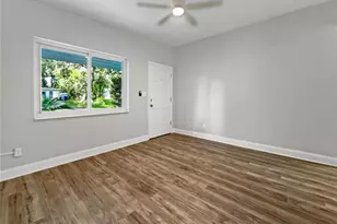 10512 51st Terrace N, Saint Petersburg, FL 33708 - Photo 4