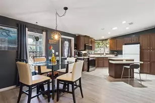 26142 Rose Ln, Astatula, FL 34705 - Photo 4