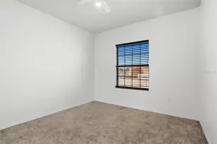 720 Overlook Grove Dr, Winter Haven, FL 33884 - Photo 4