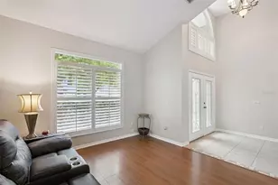 981 N Lake Claire Cir, Oviedo, FL 32765 - Photo 4