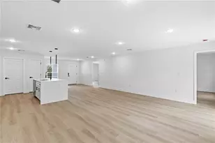 6348 Virtudes St, Sebring, FL 33872 - Photo 4