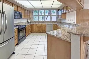 1630 Royal Palm Dr S, Saint Petersburg, FL 33707 - Photo 18