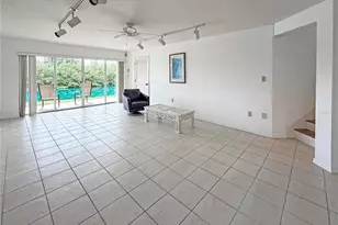 1630 Royal Palm Dr S, Saint Petersburg, FL 33707 - Photo 26