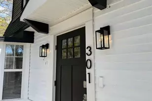 301 81st Ave NE, Saint Petersburg, FL 33702 - Photo 10