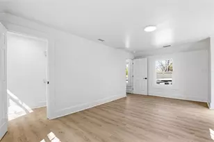 301 81st Ave NE, Saint Petersburg, FL 33702 - Photo 56