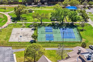 301 81st Ave NE, Saint Petersburg, FL 33702 - Photo 54
