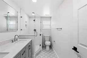 301 81st Ave NE, Saint Petersburg, FL 33702 - Photo 36