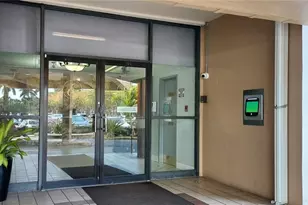 1000 St Charles Pl, Pembroke Pines, FL 33026 - Photo 4