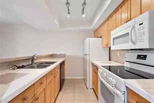 5789 Peregrine Ave, Orlando, FL 32819 - Photo 4