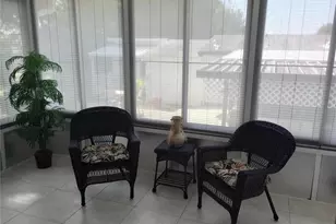 1403 Lindsey Ln, Lady Lake, FL 32159 - Photo 4