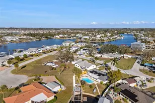 105 12th St SW, Ruskin, FL 33570 - Photo 88