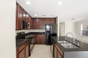 3756 Collingwood Ln, Oviedo, FL 32765 - Photo 2