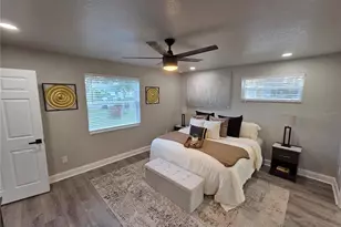 1106 Valencia Rd, Plant City, FL 33563 - Photo 14