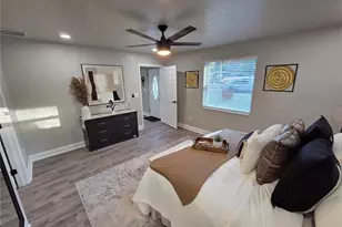 1106 Valencia Rd, Plant City, FL 33563 - Photo 16