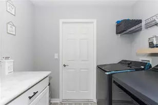 35598 Bellington Blvd, Zephyrhills, FL 33541 - Photo 24