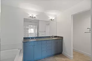 100 S Eola Dr, Orlando, FL 32801 - Photo 26