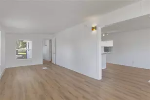 814 Roseapple Ave, Lady Lake, FL 32159 - Photo 8