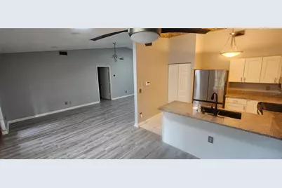 4075 Shoreside Circle, Tampa, FL 33624 - Photo 10